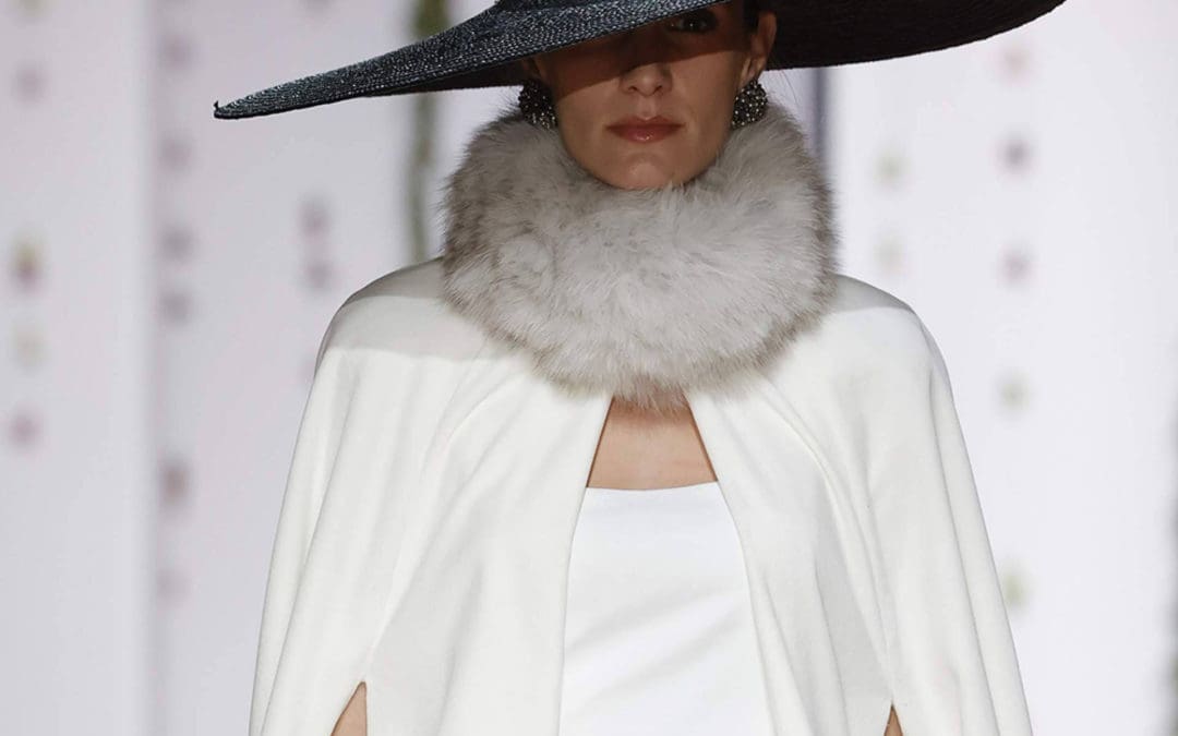 Capas Capicúa presenta su primera colección de capas para novias en Atelier Couture 2025