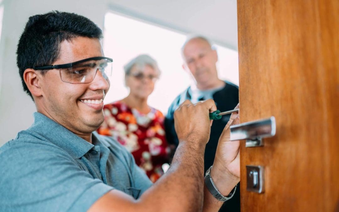 Aperturas sin daños y cambios de cerradura; Urgencias Cerrajeros opera 24 h en Madrid