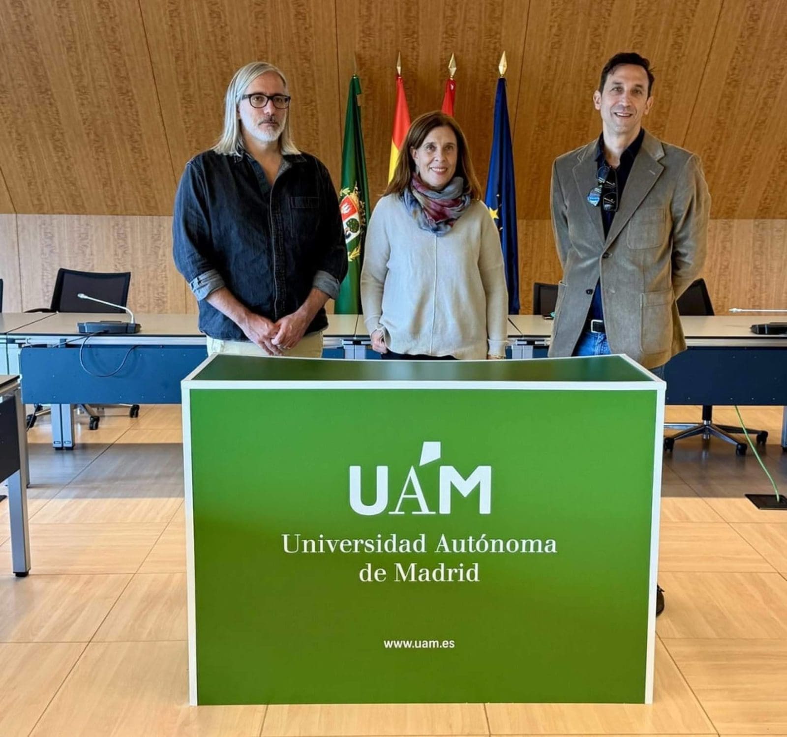 La UAM y The Bridge colaboran para el lanzamiento de un programa de microcredenciales