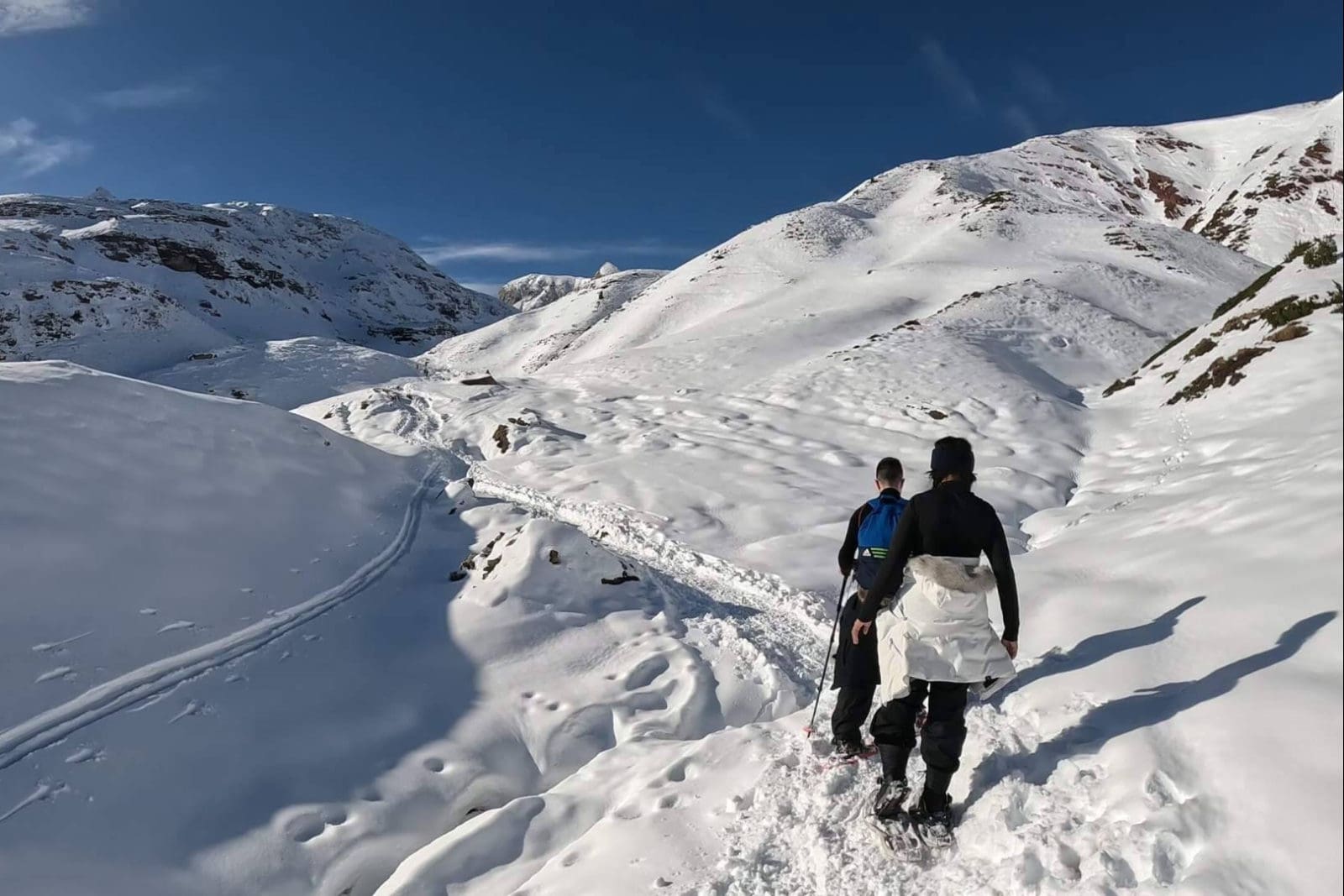 Raquetas de nieve, así se ha convertido el Pirineo Aragonés en el gran escenario del senderismo invernal