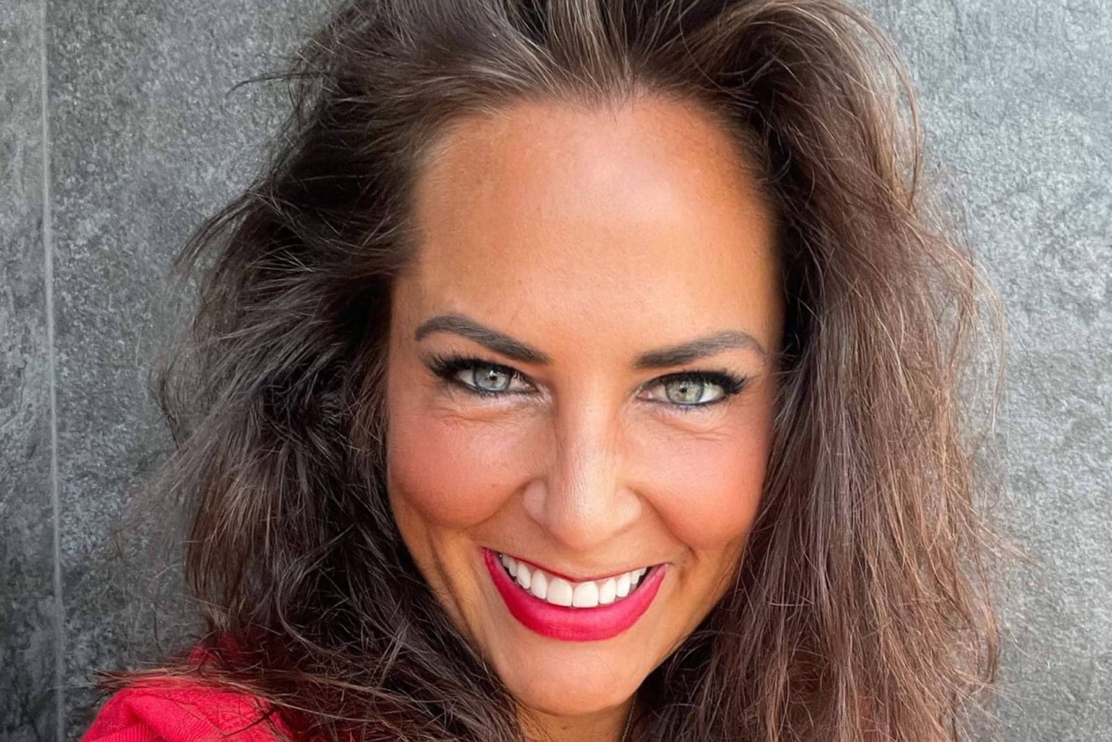 Elena Batista; ‘Hay gente que no brilla ni poniéndoles purpurina, pero tienen su espacio en medios’