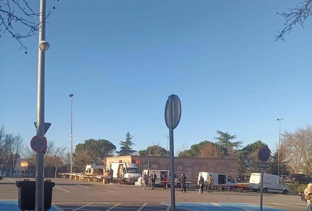 Pérdidas de 200.000 € al prohibir el Ayuntamiento abrir el Mercadillo de Majadahonda con viento moderado