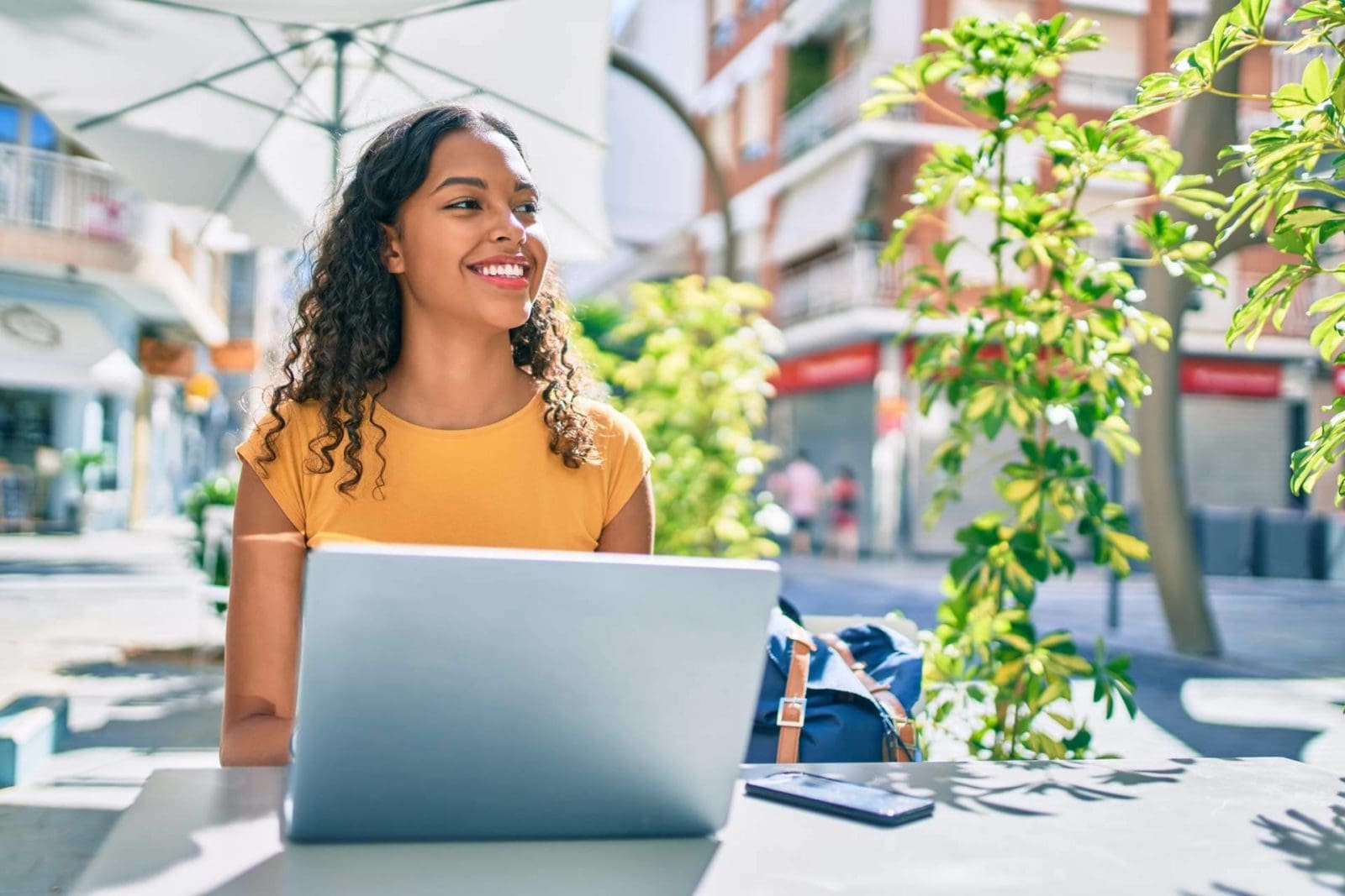 ISEB y Universidad Isabel I impulsan UNISEB con programas formativos online para perfiles profesionales
