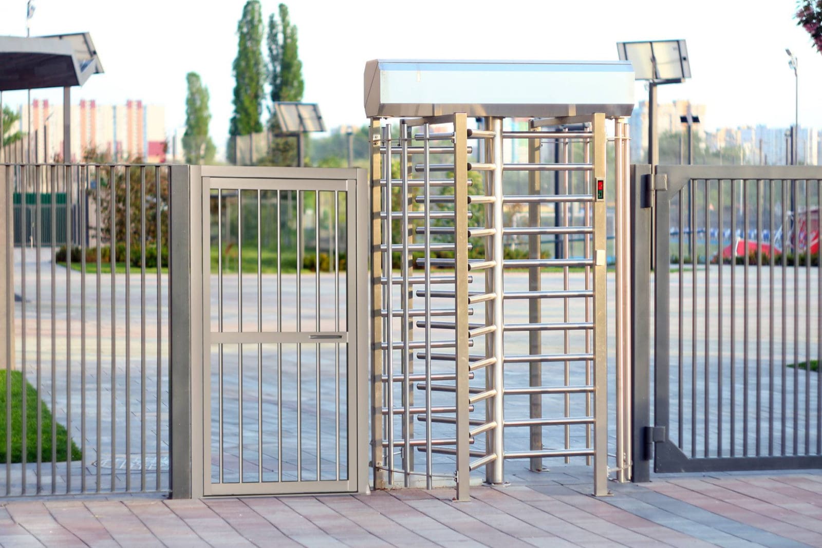 ASSA ABLOY, experta en soluciones de accesos automáticos para recintos deportivos