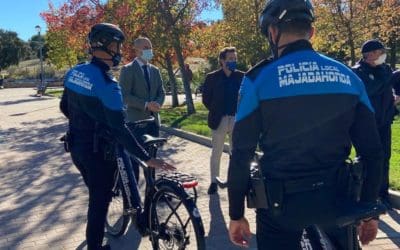 «Vecinos por Majadahonda» pregunta por alcantarillas «cegadas» y bicicletas policiales eléctricas «desaparecidas»: las respuestas del PP