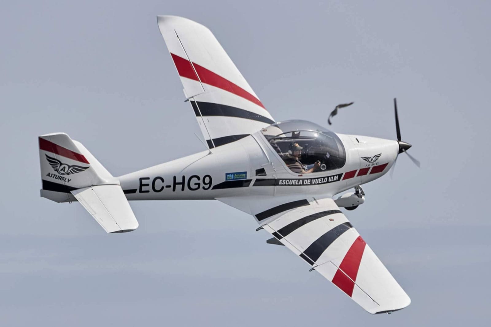 Piloto por un día en La Morgal, nunca es tarde para aprender a volar