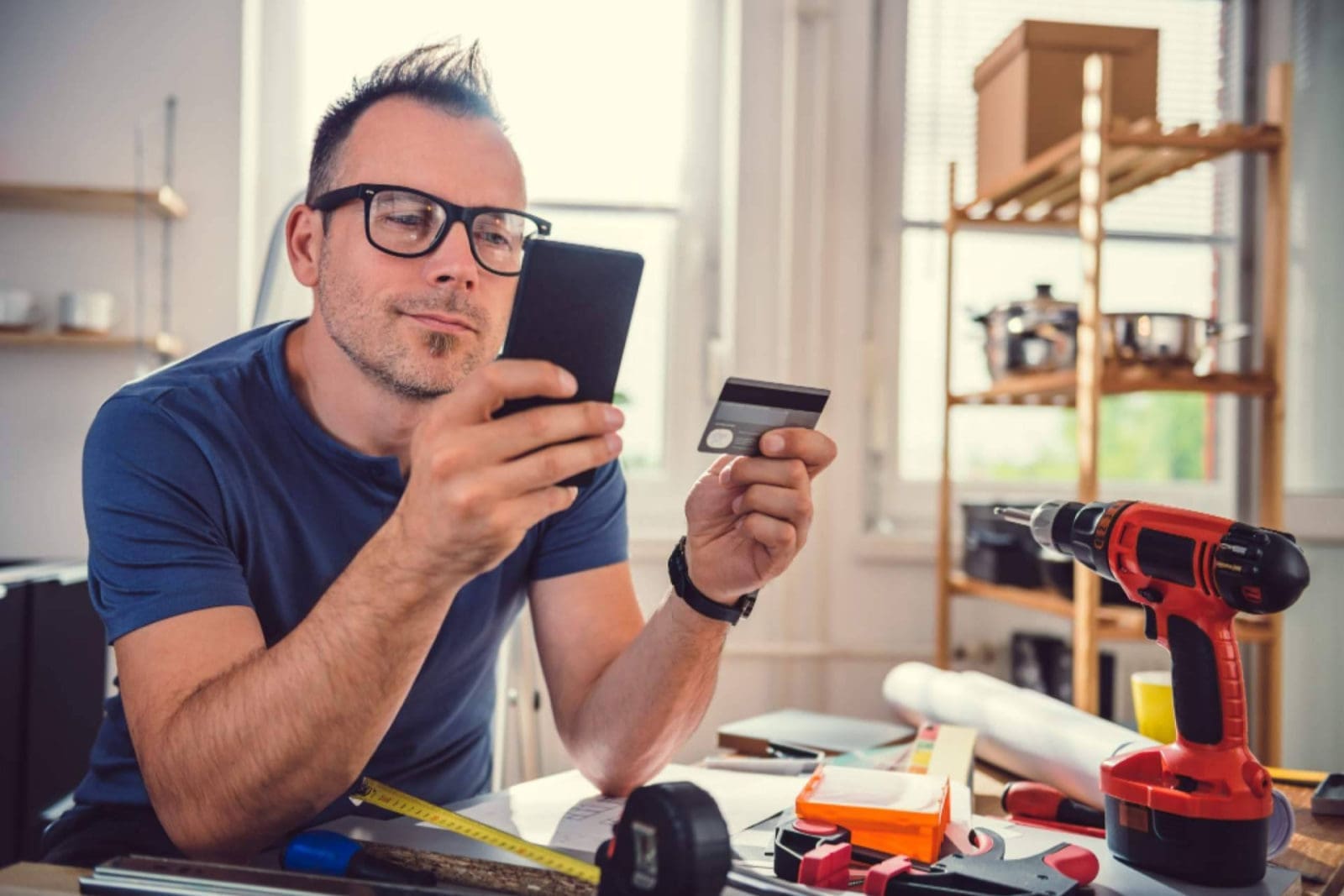 La digitalización impulsa el sector ferretero; el auge de la ferretería online en España
