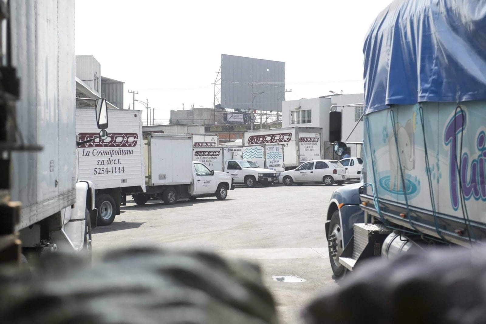 Cómo funcionan los sistemas de alimentación a gran escala en México; infraestructura, logística y operación