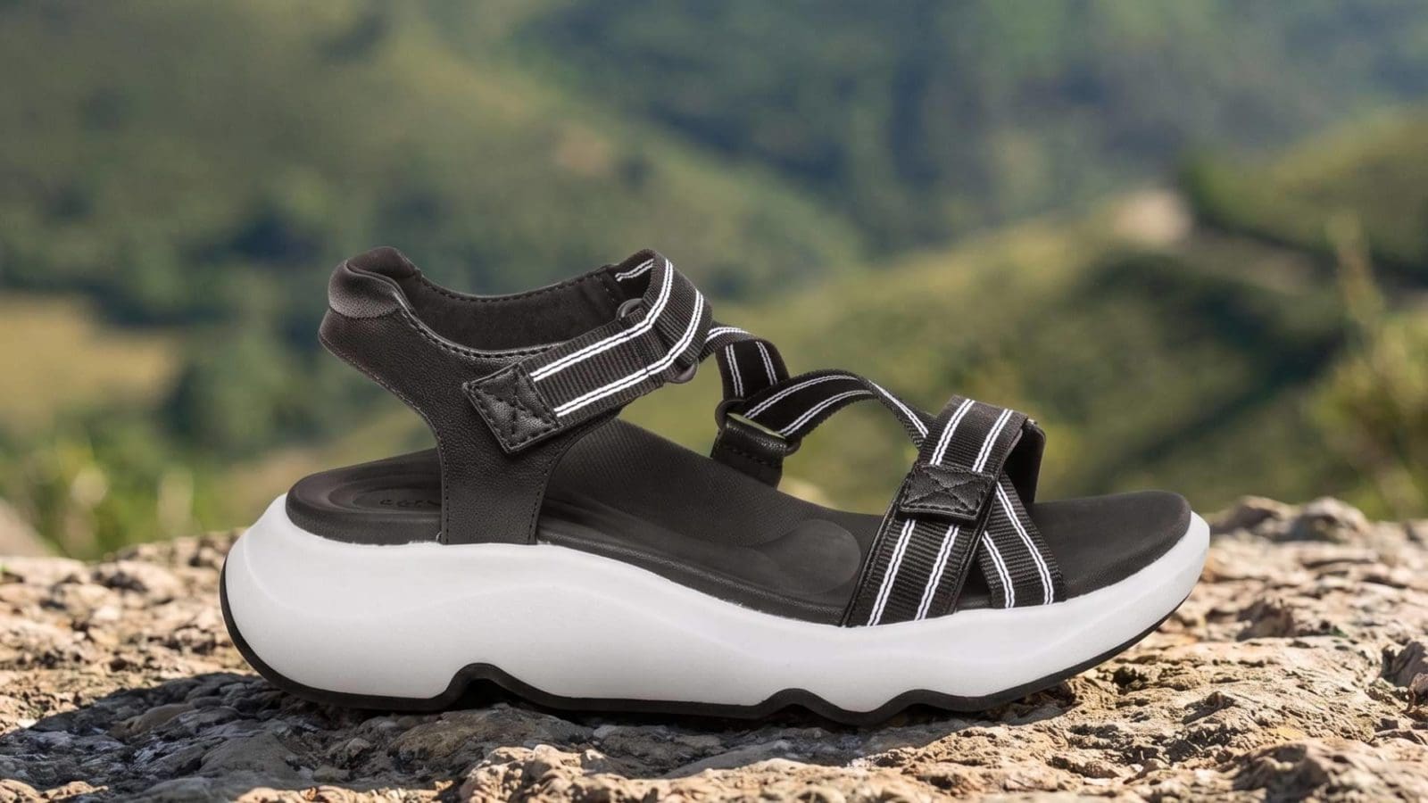 Aetrex presenta su colección de sandalias para el verano 2026