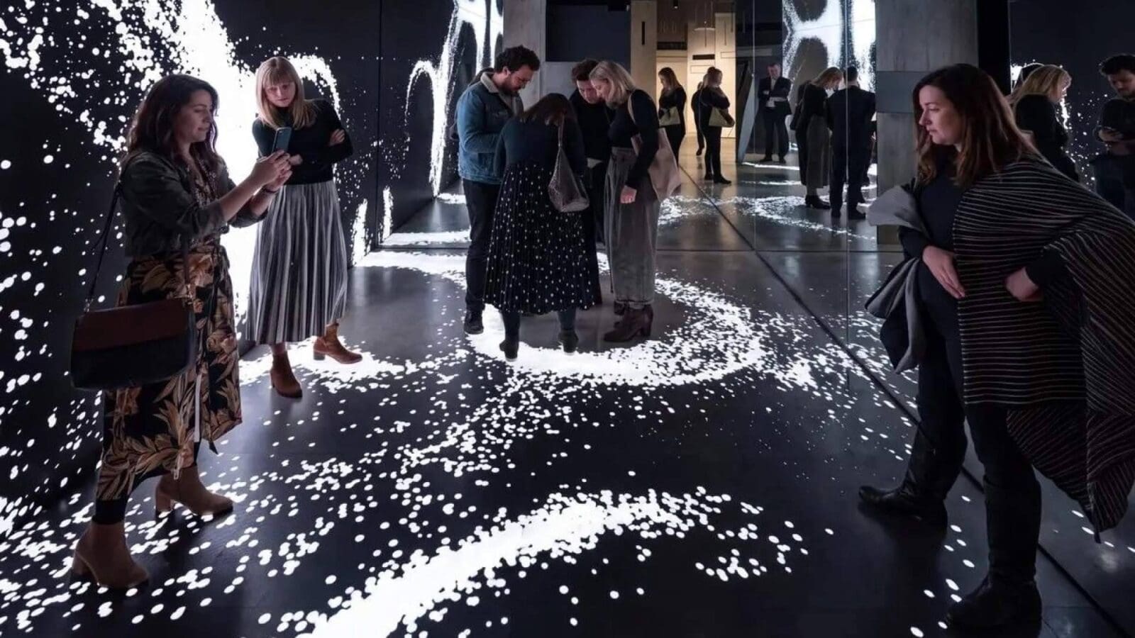 Pantallas LED para eventos en Barcelona; así deriva APL Hub cada proyecto al proveedor adecuado