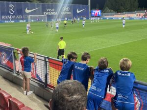 25 fotos de la afición: la prensa deportiva admite la superioridad del Rayo Majadahonda sobre el Cartagena, ve el empate justo y destaca a varios jugadores rayistas 25 fotos de la afición: la prensa deportiva admite la superioridad del Rayo Majadahonda sobre el Cartagena, ve el empate justo y destaca a varios jugadores rayistas