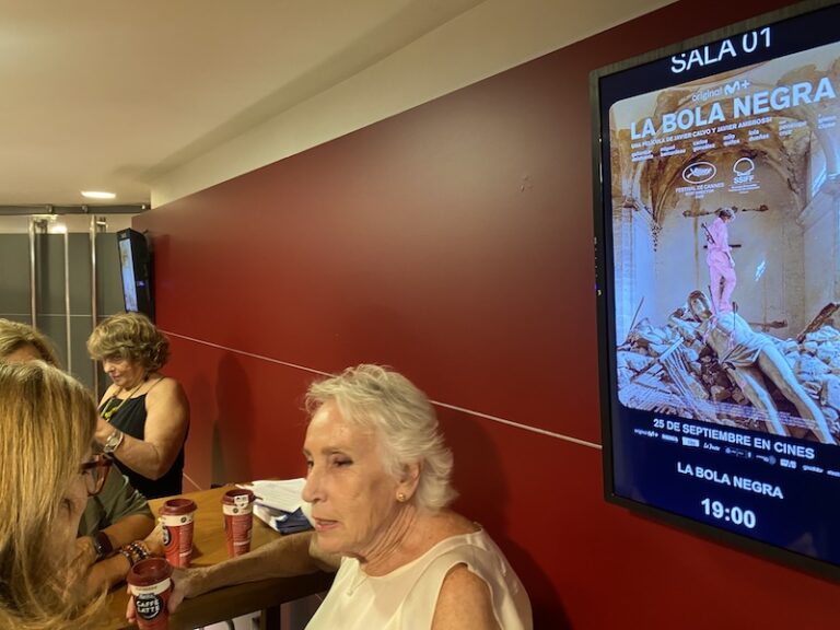 Primera semana de “La bola negra” con exitoso recorrido por Cines Zoco  Majadahonda: crítica musical, cinéfila y literaria de Vicente Araguas