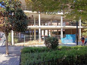 El «Bulevar de los Sueños Rotos» se encuentra en Majadahonda y se llama «Cervantes»: el edificio «medio construido» y el Ayuntamiento El «Bulevar de los Sueños Rotos» se encuentra en Majadahonda y se llama «Cervantes»: el edificio «medio construido» y el Ayuntamiento