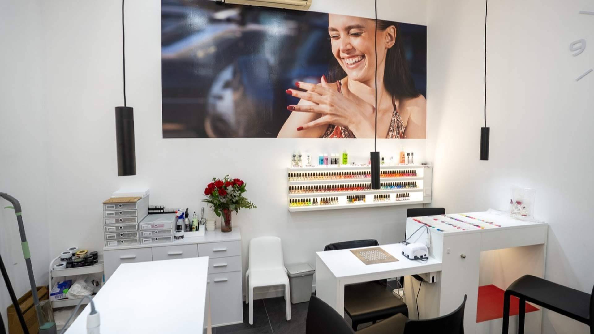 Parque Corredor refuerza su oferta con la llegada de Le Coq, Cash Converters y Nails Factory