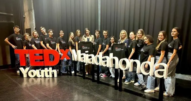 10 estudiantes del Instituto Saramago Majadahonda exponen sus ideas sobre «comunicación, pensamiento crítico y liderazgo juvenil»