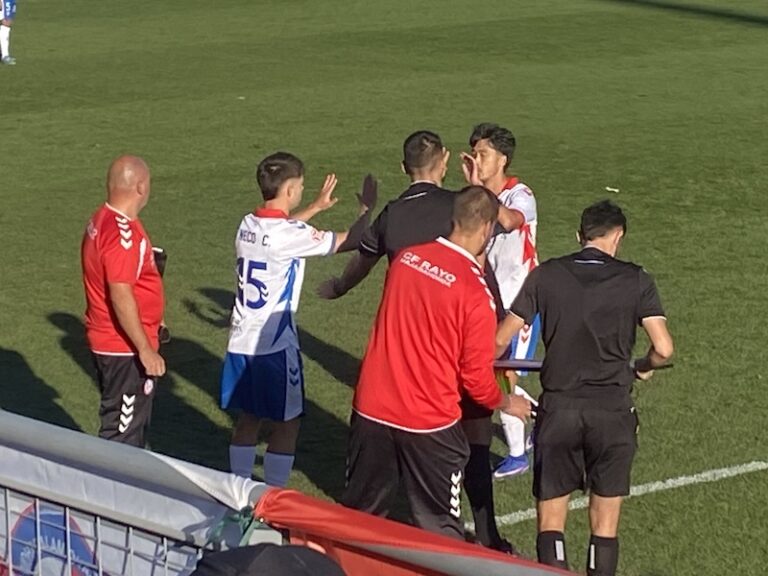 El Rayo Majadahonda canta el «AleYuya», se «calza» al Sant Andreu (2-1) y ya vislumbra la salida del descenso