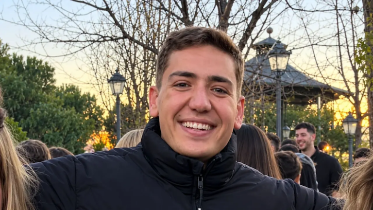 La familia del joven David Martínez (Majadahonda/Las Rozas) recibe la noticia de su muerte en los trenes de Toledo con «absoluta desolación»