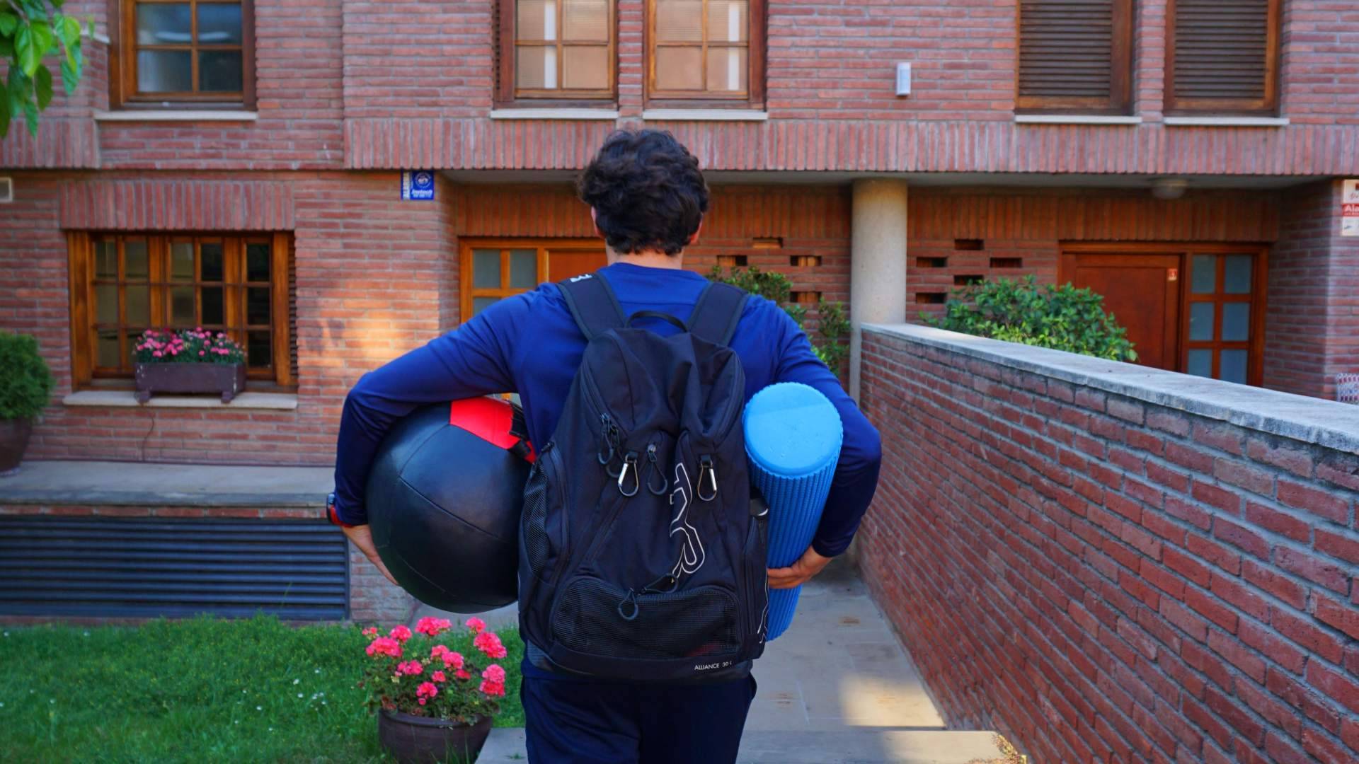 Entrenador personal en Sant Cugat; ¿gimnasio o entrenamiento personalizado a domicilio?