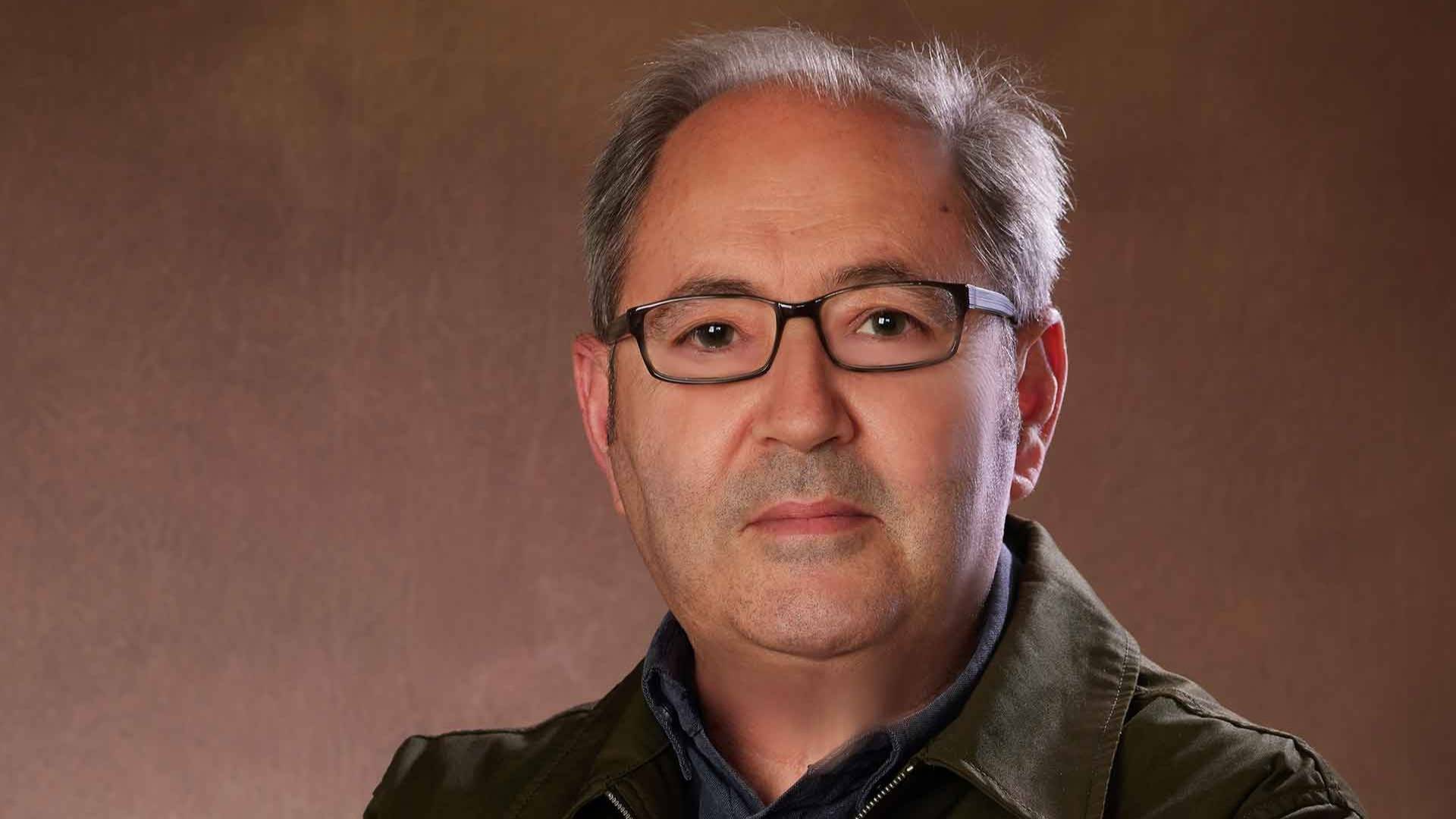 Juan Caballero Corredor debuta como ensayista con ‘La soledad sus espectros’