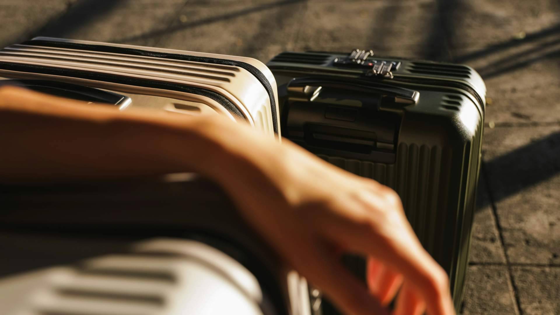 Viajar con estilo; la selección de maletas y neceseres de lujo Jael Boutique