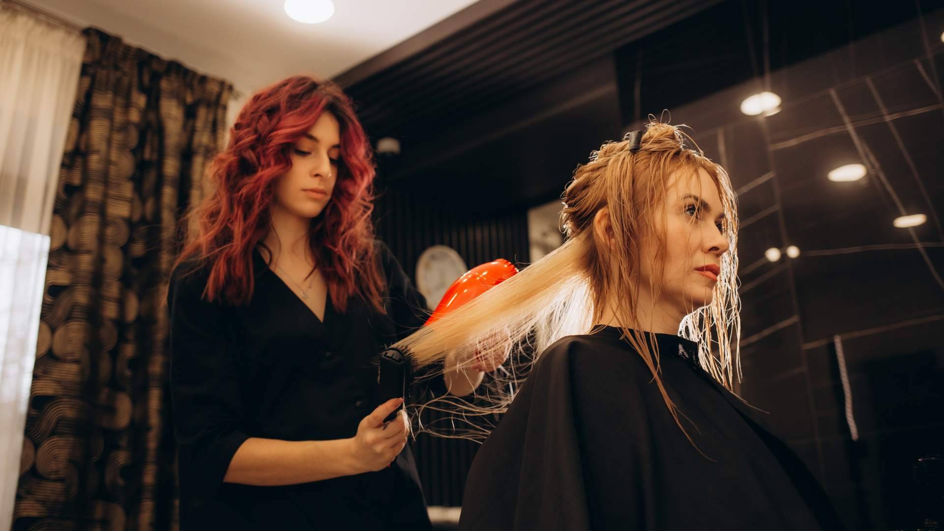 Halloween también se prepara en la peluquería; tendencias y nuevas citas